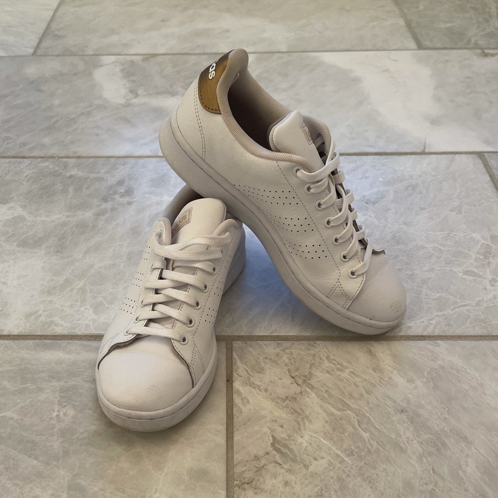 Only worn once! Adidas sneakers